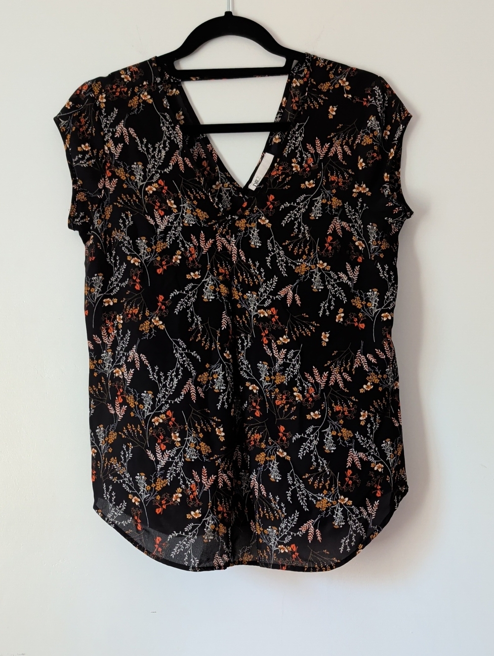 DR2 Black Floral V-Neck Short Sleeve Blouse